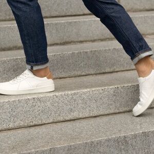 Nisolo White Shoe Box Label